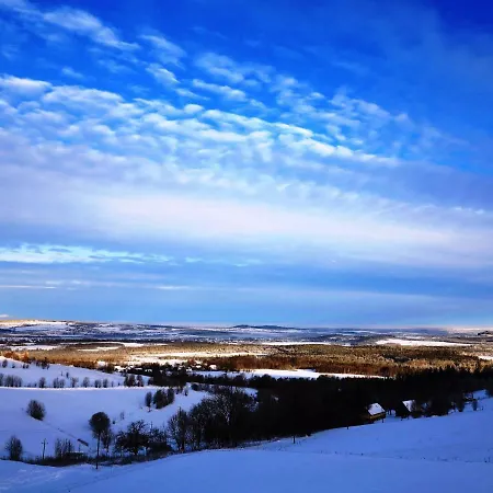 Lesny Kurort W Gierczynie 公寓式酒店 3*