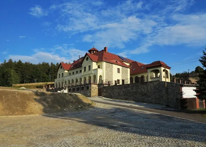 Lesny Kurort W Gierczynie 아파트호텔 3*